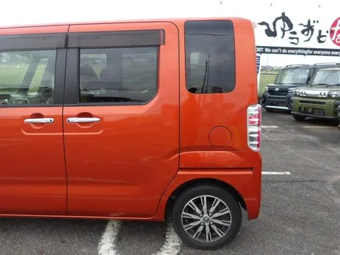 Toyota Pixis Mega