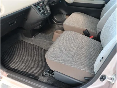 Daihatsu Mira Tocot