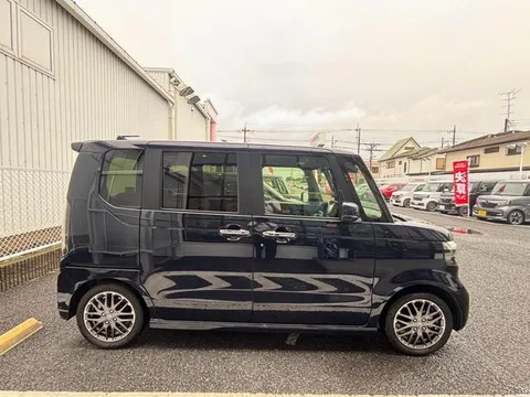 Honda N-BOX Custom