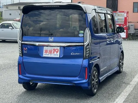 Honda N-BOX Custom