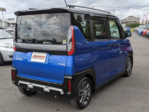 Mitsubishi Delica Mini