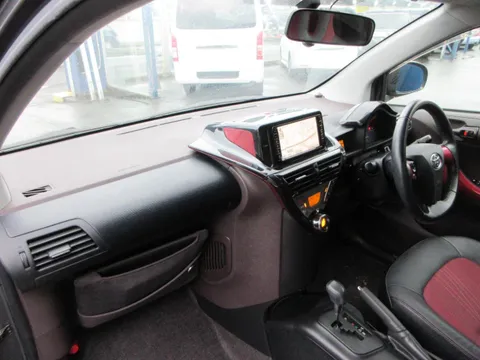 Toyota iQ