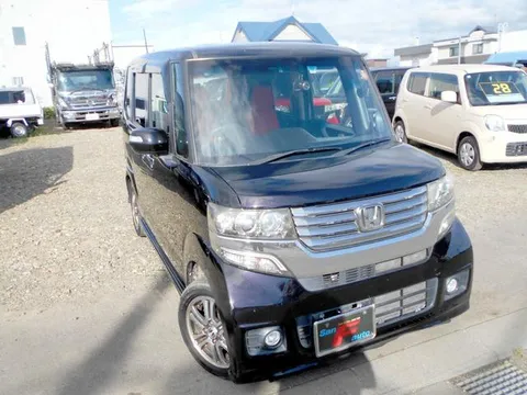 Honda N-BOX Custom