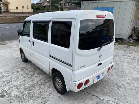 Nissan Clipper Van