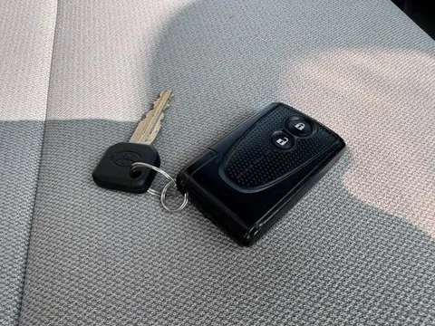 Toyota Pixis Space