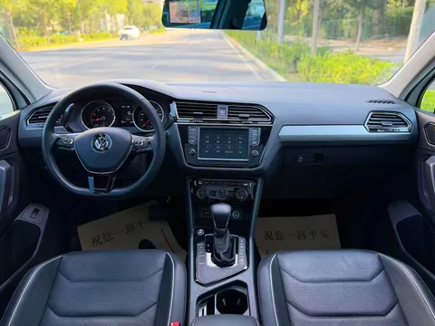 Volkswagen Tiguan L
