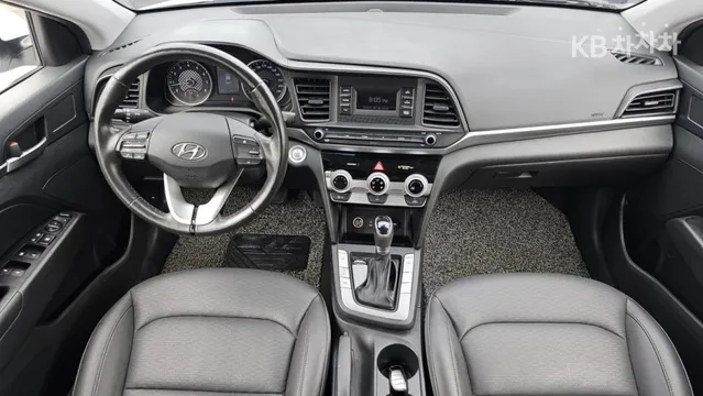 Hyundai Elantra (Avante)