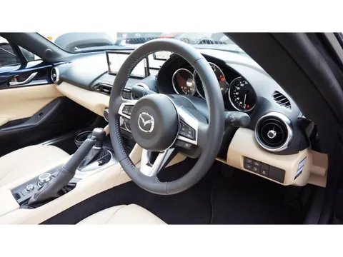 Mazda MX-5 (Roadster)