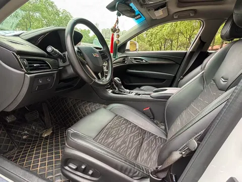 Cadillac ATS-L