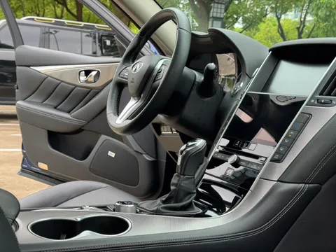 Infiniti Q50L
