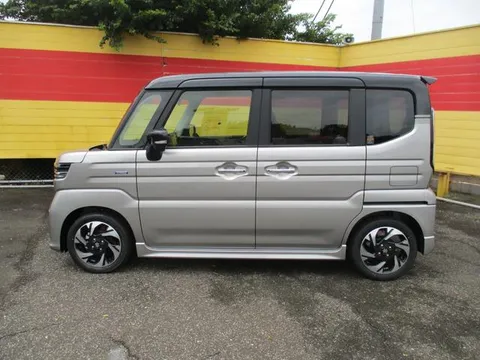 Suzuki Spacia Custom