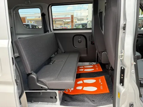 Mitsubishi Minicab Van
