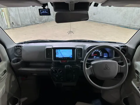 Mitsubishi Minicab Van