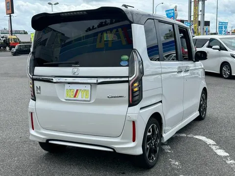 Honda N-BOX Custom