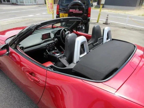 Mazda MX-5 (Roadster)