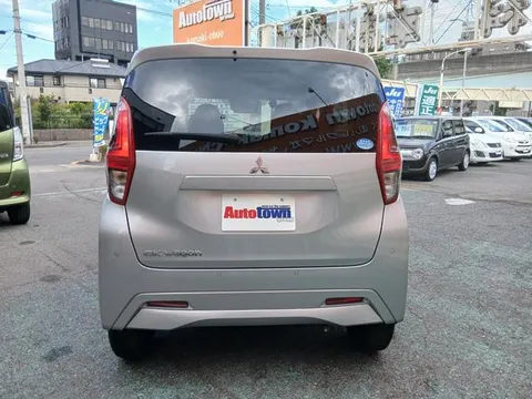 Mitsubishi eK Wagon