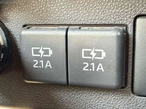 Daihatsu Mira Tocot
