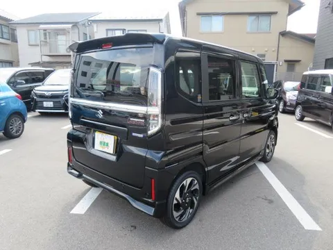 Suzuki Spacia Custom