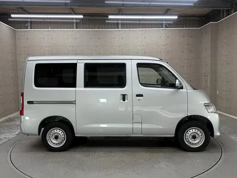 Toyota TownAce Van