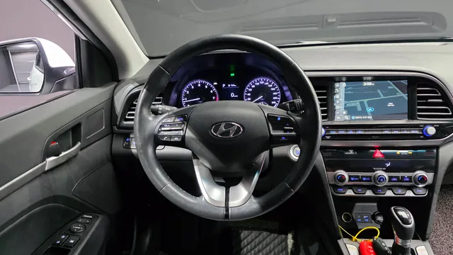 Hyundai Elantra (Avante)