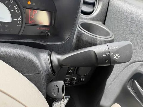 Daihatsu Mira Tocot