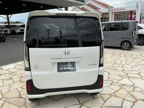 Honda N-BOX Custom