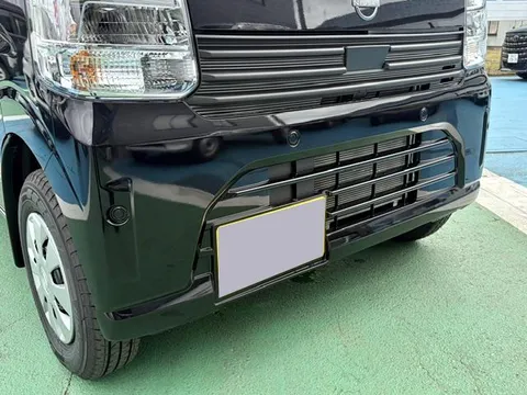 Nissan Clipper Van