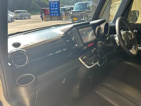 Honda N-BOX Plus Custom