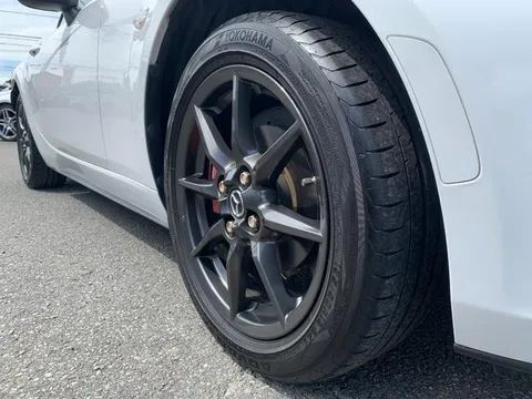 Mazda MX-5 (Roadster)