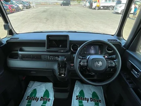 Honda N-BOX Custom