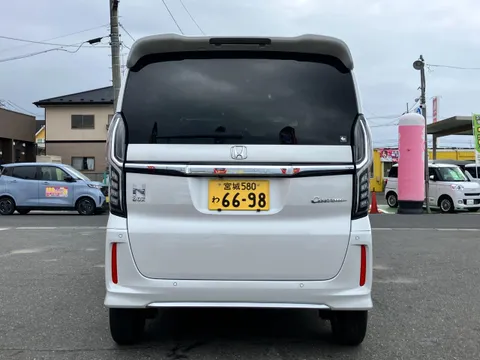 Honda N-BOX Custom