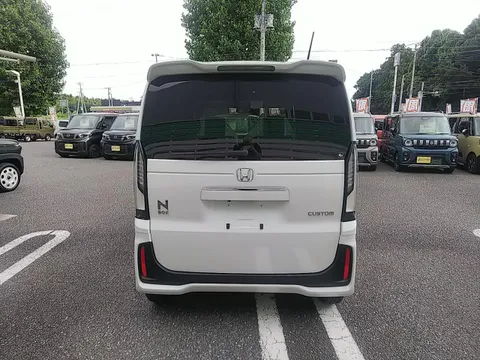 Honda N-BOX Custom