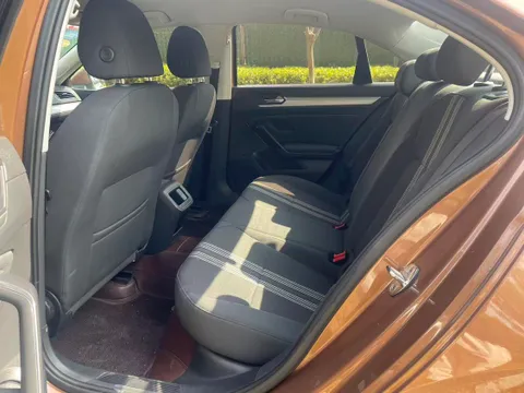 Volkswagen Lamando