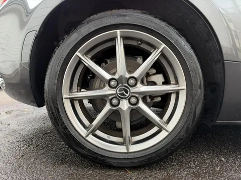 Mazda MX-5 (Roadster)