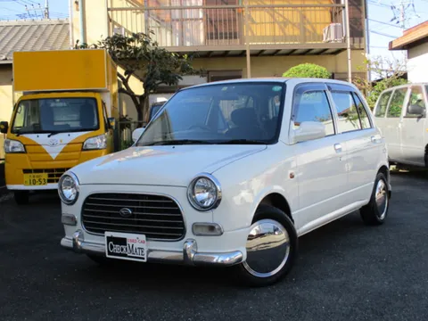 Daihatsu Mira Gino