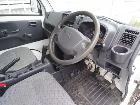 Mitsubishi Minicab Truck