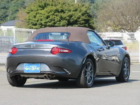 Mazda MX-5 (Roadster)