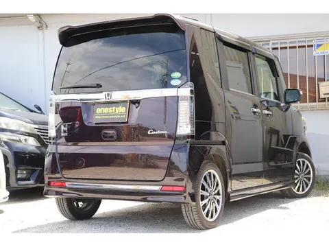 Honda N-BOX Custom