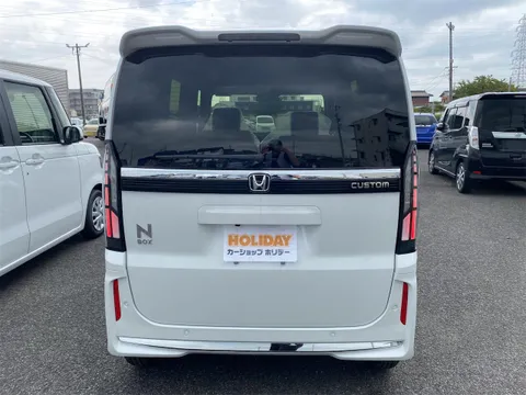 Honda N-BOX Custom