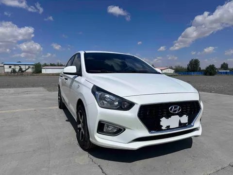 Hyundai Reina