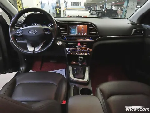 Hyundai Elantra (Avante)