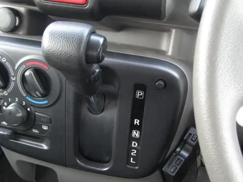 Mitsubishi Minicab Van