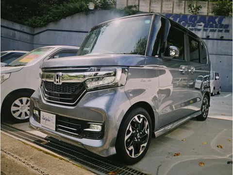 Honda N-BOX Custom