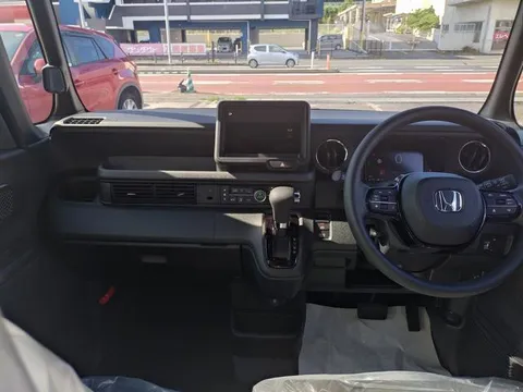 Honda N-BOX Custom