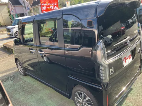 Honda N-BOX Custom