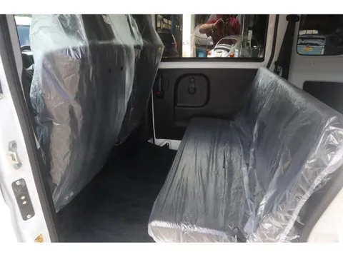 Nissan Clipper Van