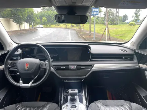Hongqi HS5
