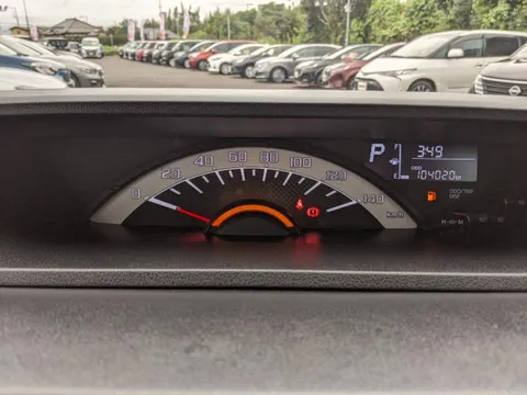 Toyota Pixis Mega