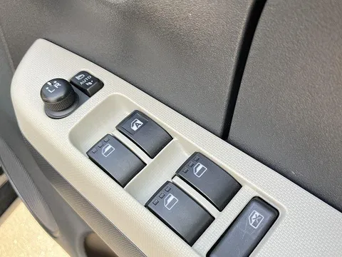 Daihatsu Mira Tocot