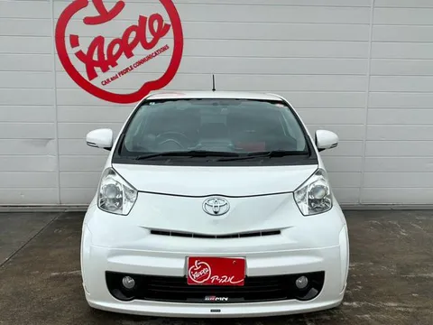 Toyota iQ